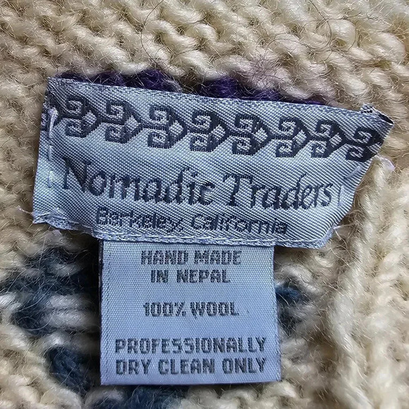 100% Wool Nomadic Traders Barkeley CA Sweater Hand Knit Nepal Cream/Flowers L - Picture 10 of 10